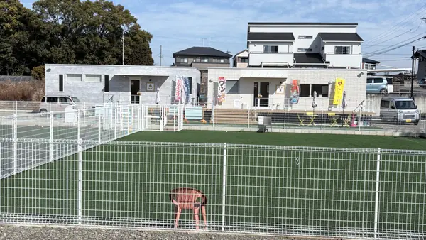 ドックカフェ、トリミングサロンもあります